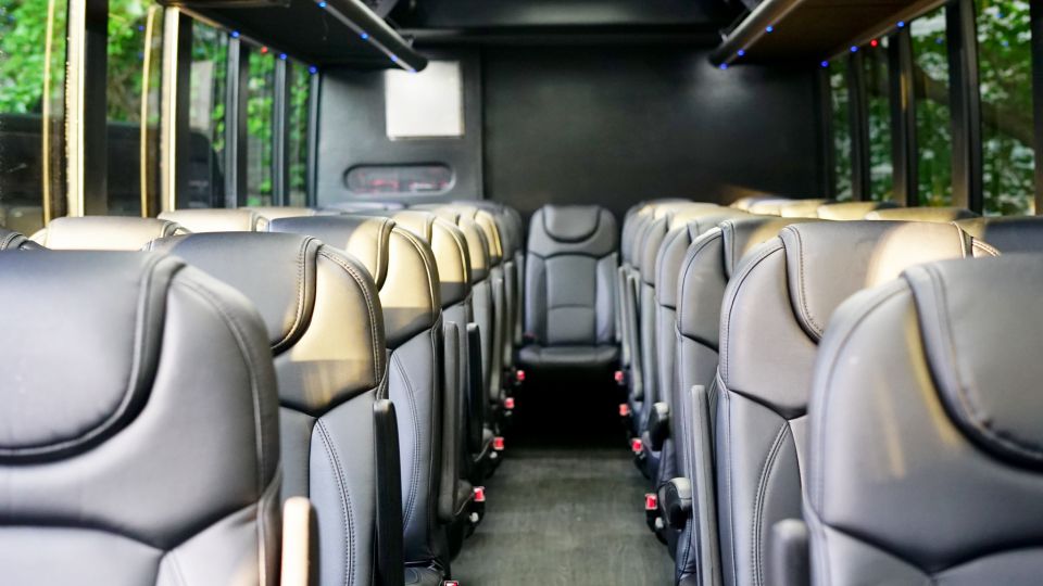 2 For 1! DC Highlights & Arlington Cemetery Tour Bundle - Vietnam, Lincoln, Korean War, WWII, and MLK: A Monument Tour That Moves