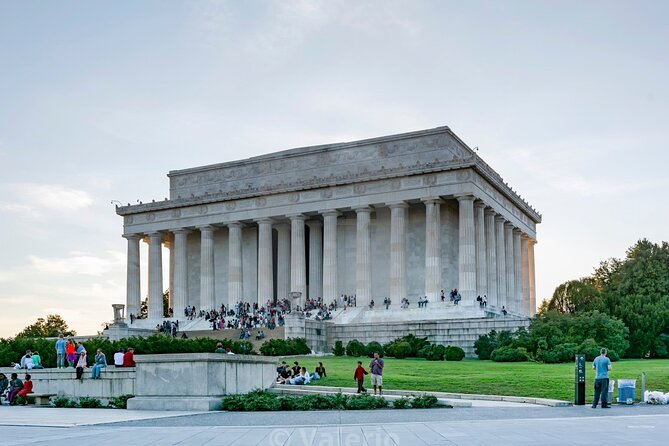 2-Hour National Mall Walking Tour from Washington DC - Washington Monument and the WWII Memorial: Stop, Listen, Then Walk