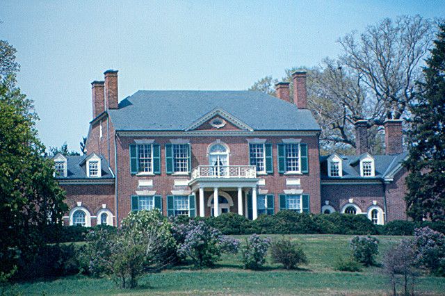 Alexandria: Full-Day Bike Tour to Mt Vernon w/ Optional Boat - Gardens, outbuildings, tomb: where the audio guide earns its keep