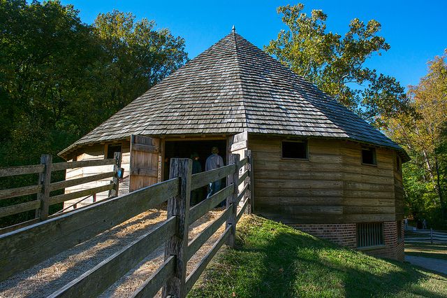Alexandria: Full-Day Bike Tour to Mt Vernon w/ Optional Boat - Food on the grounds: keep it easy after a long ride