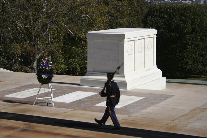 Arlington Cemetery and DC Highlights Tour - Capitol and White House outside tours: great for first-timers, don’t plan for inside access