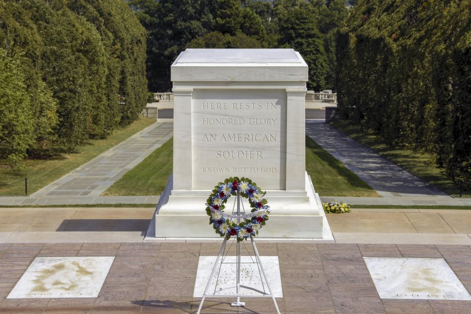 Arlington Cemetery Walk with National Mall Night Bus Tour - The 7:30pm National Mall Night Bus Tour: What It Feels Like After Dark