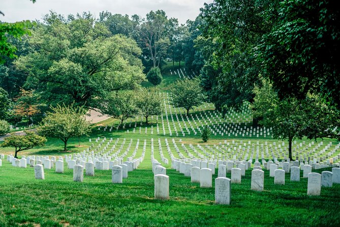 Arlington Cemetery with Changing of Guards & Tomb Unknown Soldier - Why this Arlington Cemetery tour works in practice