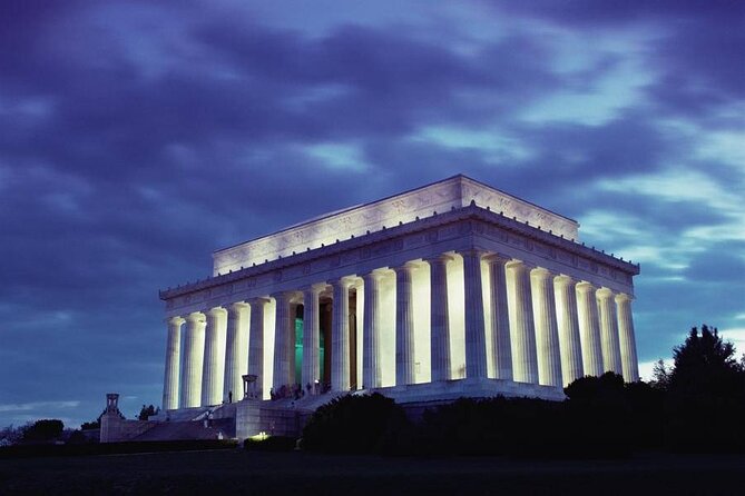 Big Bus DC: Monuments & Memorials Night Tour by Open-top Bus - The Bus Experience: Open-Air Comfort and Smart Photo Moves