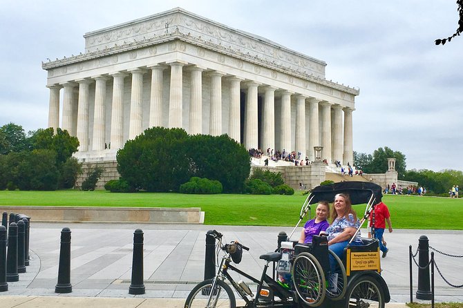 Classic Monuments & Memorials Tour - Accessibility and comfort: a practical way to see DC without punishment