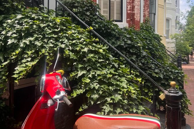 Cobblestones & Croissants: A Morning Food Tour in Georgetown, DC - Stop 5: the oldest Catholic university and its clock tower