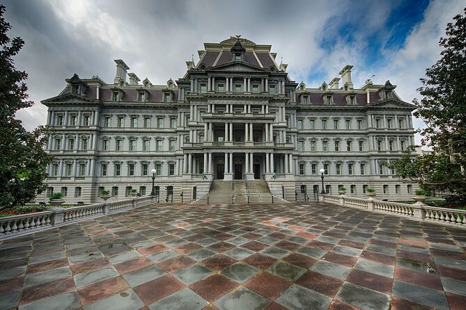 Dark Nights in D.C. - Walking Tour - Stop 2: Decatur House and the Stories Behind Ambition
