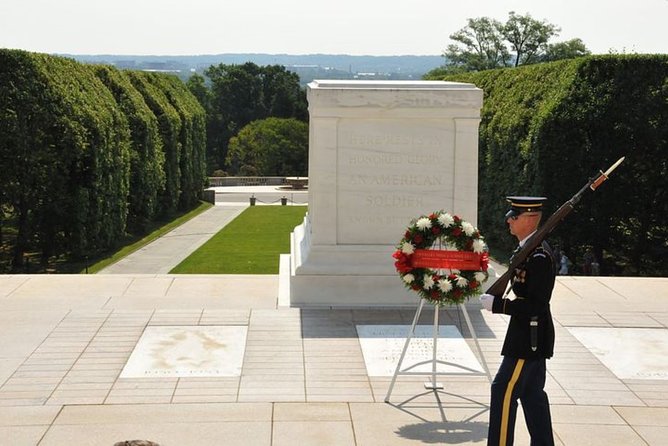 Day or Night National Mall Bus Tour with Arlington Cemetery Walk - Photo stops at the White House, U.S. Capitol, Lincoln, MLK, and the Vietnam Wall