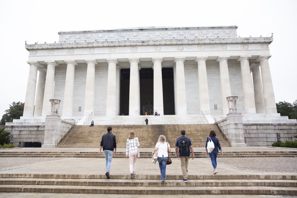 DC: Guided National Mall Tour & Washington Monument Ticket - District of Columbia War Memorial: a local connection in the middle of big national names