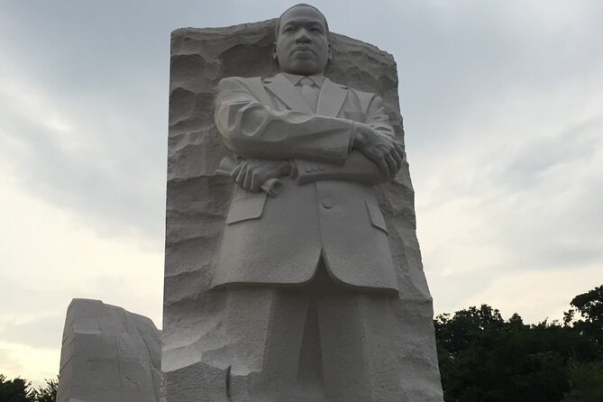DC Landmarks Walking Tour + African American Museum Admission - Capitol and Washington Monument viewpoints: how to see the skyline the right way