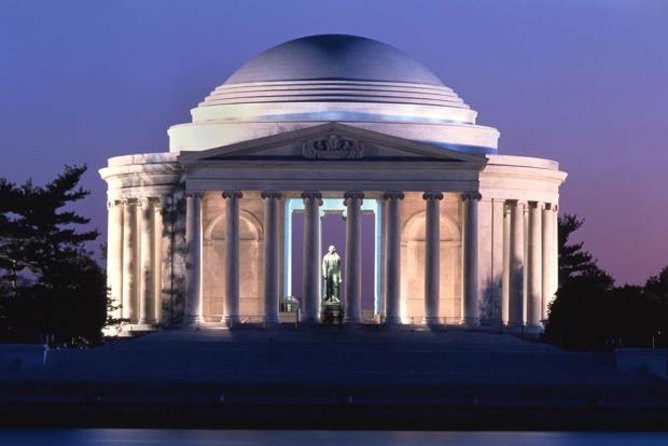 DC Memorials Night Tour: Glass-Roof Convertible Upgrade Option - Who Should Book This Night Memorial Tour?