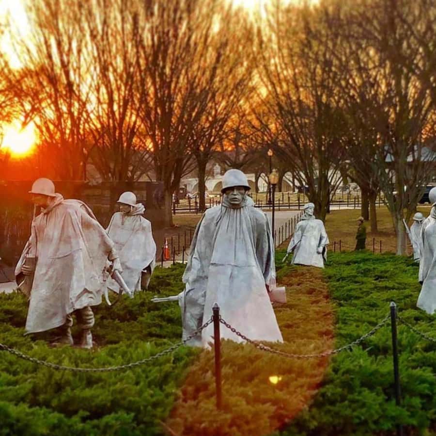 DC: Monuments & Memorials, National Mall Sunset Walking Tour - Why sunset makes the National Mall feel different