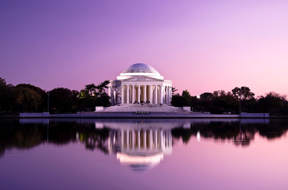 DC: Monuments & Memorials Sunset Tour by Open-top Bus - Entering the night view: how the open-top bus changes DC