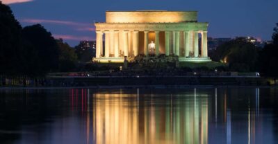 DC: Monuments & Memorials Sunset Tour by Open-top Bus - Meeting at Union Station: where you’ll find the bus crew