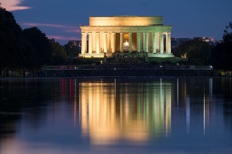 DC: Monuments & Memorials Sunset Tour by Open-top Bus - The Lincoln Memorial photo stop: timing, photos, and why it matters