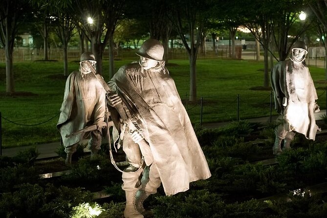 DC Monuments Small Group Guided Night Tour 3 Hours - Vietnam Veterans Memorial, Lincoln Memorial, and the Korean War memorial wall