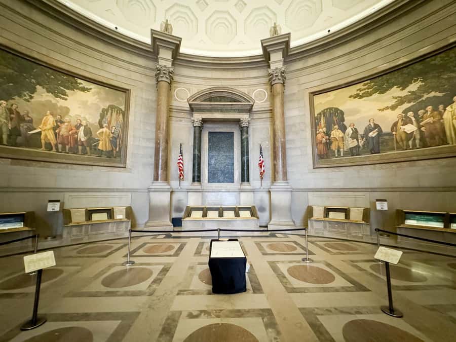 DC: National Archives & Optional Museum Add-On - Meet at 400 7th St NW, Then Get Your Bearings Fast on the Mall