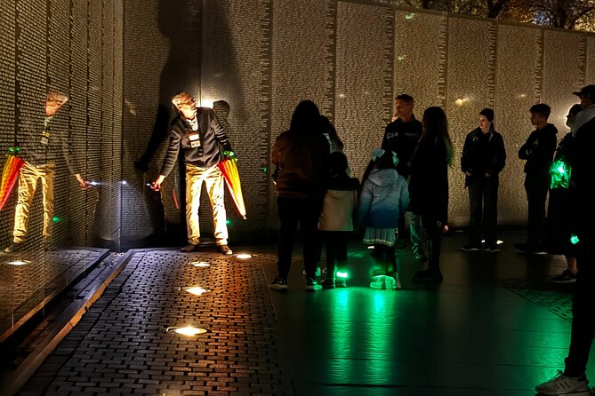 DC Night Tour With Magic LED- Pick Up/Drop, Snacks, LED Bracelets - White House to Capitol: your early-night skyline run
