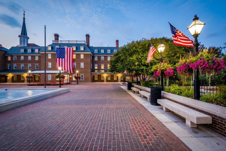 Discover Alexandria: Historic Homes, Churches, and Taverns! - Starting at 221 King St: a convenient base before you hit the sidewalks