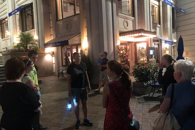 Dreaded Dead Descent of the District: DC Ghost Tour - Lafayette Square and the White House zone: why the setting works