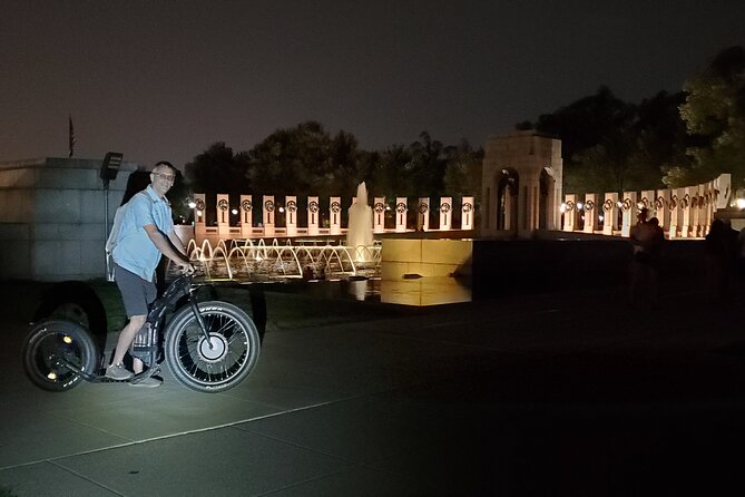 Epic Evening e-Scooter Tour - Washington Monument Grounds to Close Out the Night