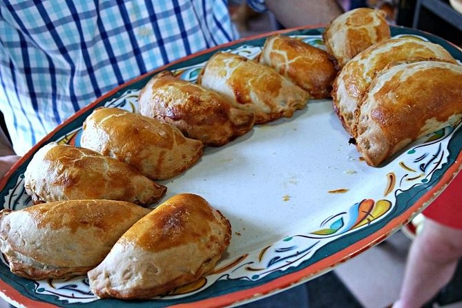 Georgetown Foodie Culinary Tour & Neighborhood Walk - Georgetown on foot with tastings every stretch of the way
