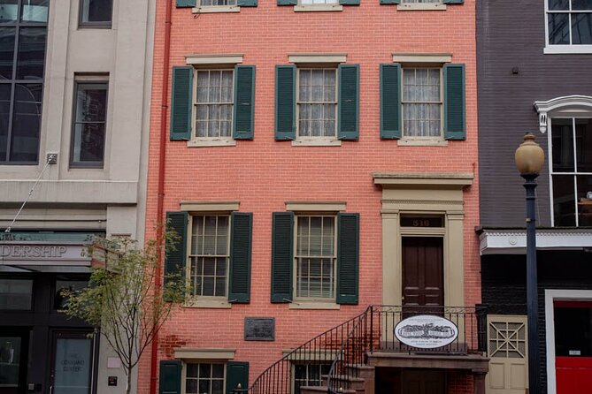 Lincoln Assassination with Ford's Theatre & Petersen House Entry - Practical tips for the walk and photo stops