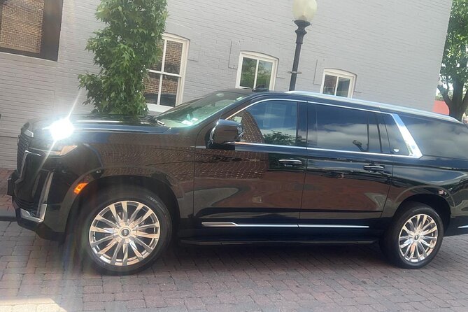 Luxury SUV Private Day or Night Tour of Washington DC - White House Time on the Curb Plus Key Drive-By Stops