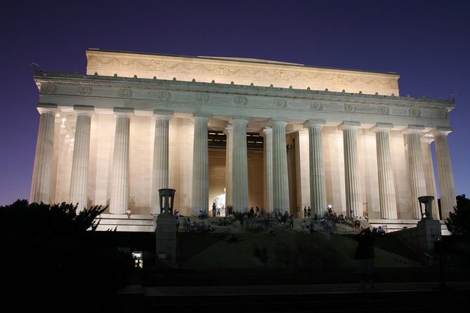 Moonlight Tour of Washington DC - From WWII to Jefferson: Free Memorial Time With Built-In Viewing Tips