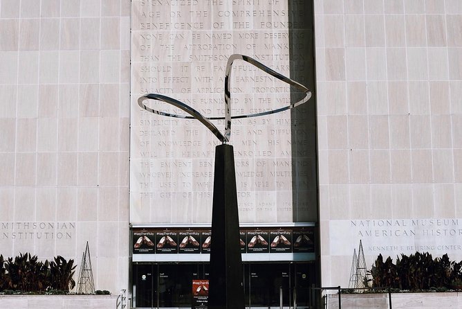 National Archives + American History Museum Tour 8ppl Max - Two Museums, One Smart 5.5-Hour Plan