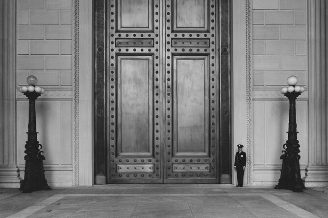 National Archives Skip the Line Guided Tour Semi-Private 6ppl Max - Public Vaults Exhibits: presidential letters and the long arc of rights