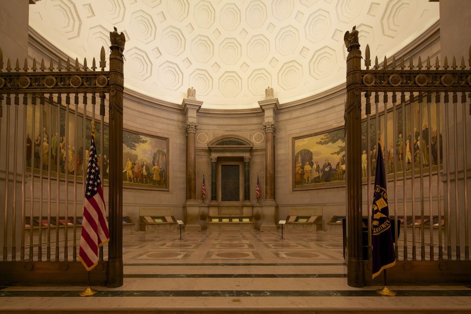 National Archives Skip the Line Tour Semi-Private 6ppl Max - Rubenstein Gallery and the Magna Carta of 1297