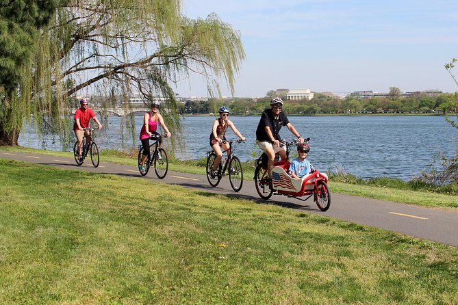Private Family-Friendly Bike Tour of DC - Riding the National Mall stretch with Smithsonian orientation