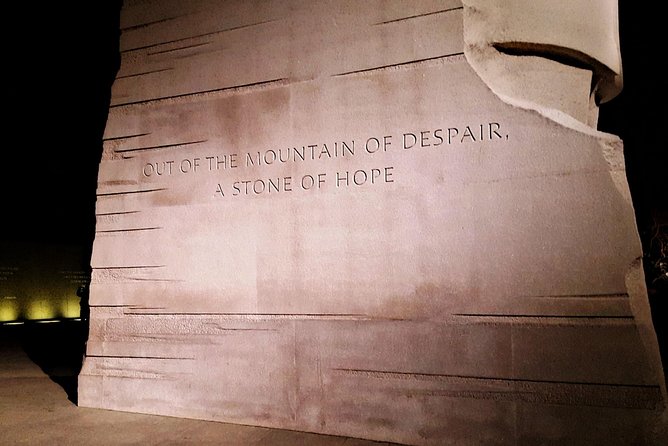 Private Night-Time Monuments Tour of DC for up to 10 Guests - Why Washington monuments look better after dark