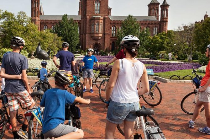 Private Washington DC Monuments Day or Night Bike Tour - Stop 3: Washington Monument history and photo time