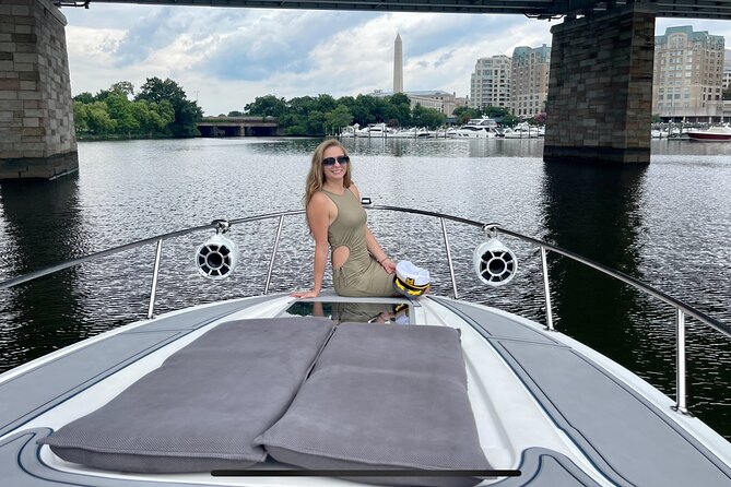 Private Yacht Tour along Washington DC Waterfront - Roosevelt Island passes by: a quieter stretch with breathing room