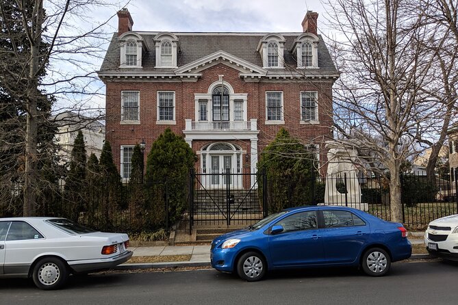 Residences of the Presidents Walking Tour: Dupont and Kalorama - Chris’s style: funny, responsive, and built for questions