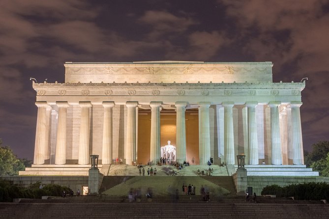 Small Group Monuments Tour with Changing of the Guard - Capitol Hill Photos Without the Headache