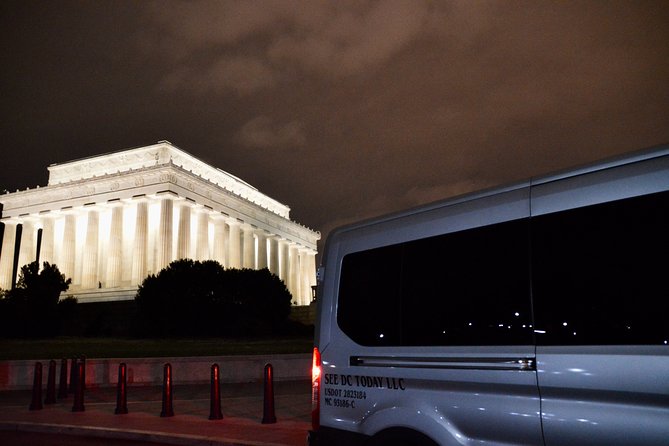 Small Group National Mall Night Tour with 10 Top Attractions - How the 7:00 pm timing makes DC feel different