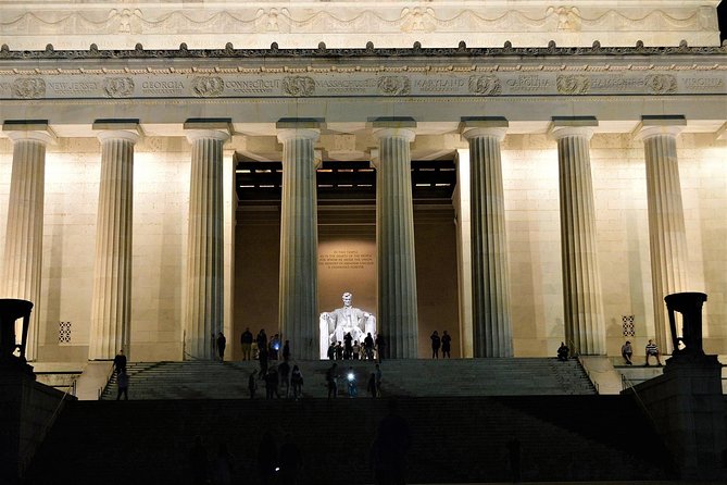 Small Group National Mall Night Tour with 10 Top Attractions - Finishing highlights: Lincoln Memorial steps and the White House North Lawn