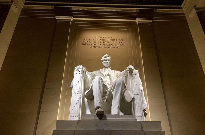Small Group Washington DC Night Tour - Lincoln Memorial: the longer photo-and-think stop