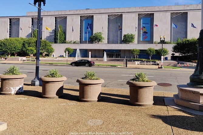 Two Smithsonian Museums Private Tour: American & Natural History - Price check: $185 is high until you understand what’s included