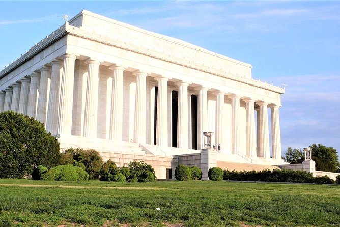 Ultimate Private City Tour of Washington DC - Up to 5 Guests - Smithsonian’s National Zoo and JFK Center: a break from monument-only mode