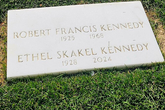 Visit Arlington National Cemetery with one of DC's best guides! - Robert E. Lee’s Former Home and How Arlington Transformed
