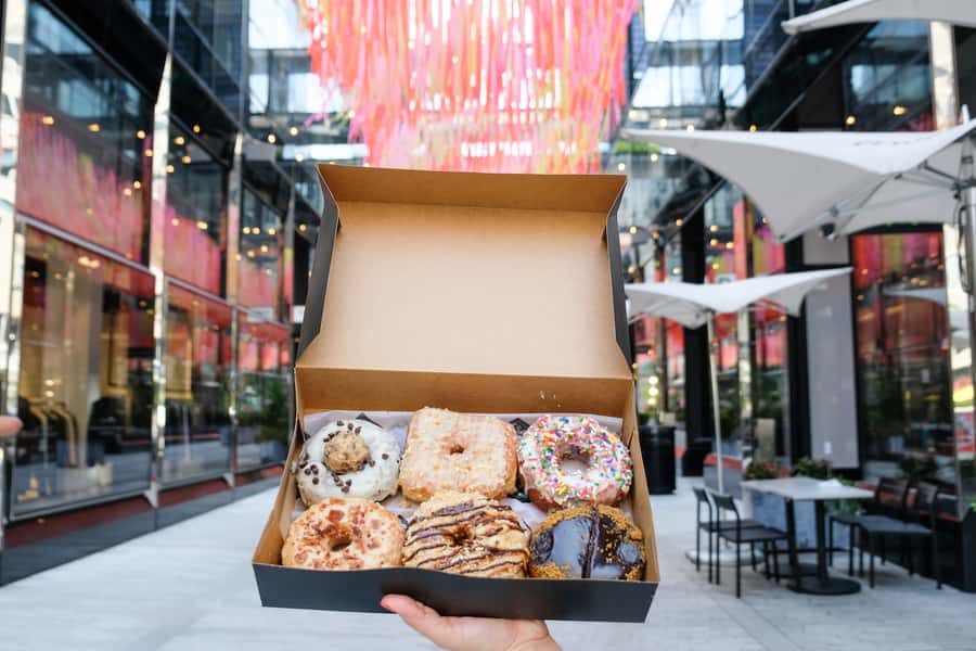 Washington, D.C.: Guided Delicious Donut Tour with Tastings - Downtown Walk: White House Photo Moment and President-Adjacent Snacks