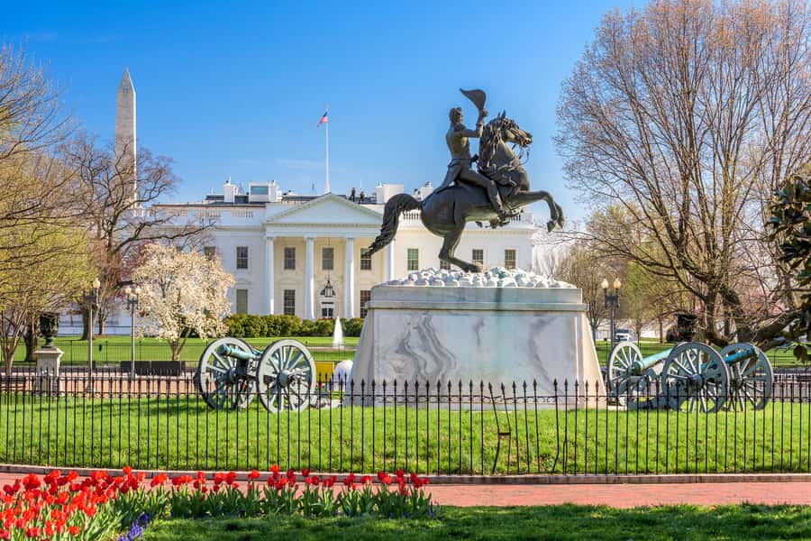 Washington, D.C.: History Tour Pub Crawl - Four-iconic-bar flow: how the two hours actually work