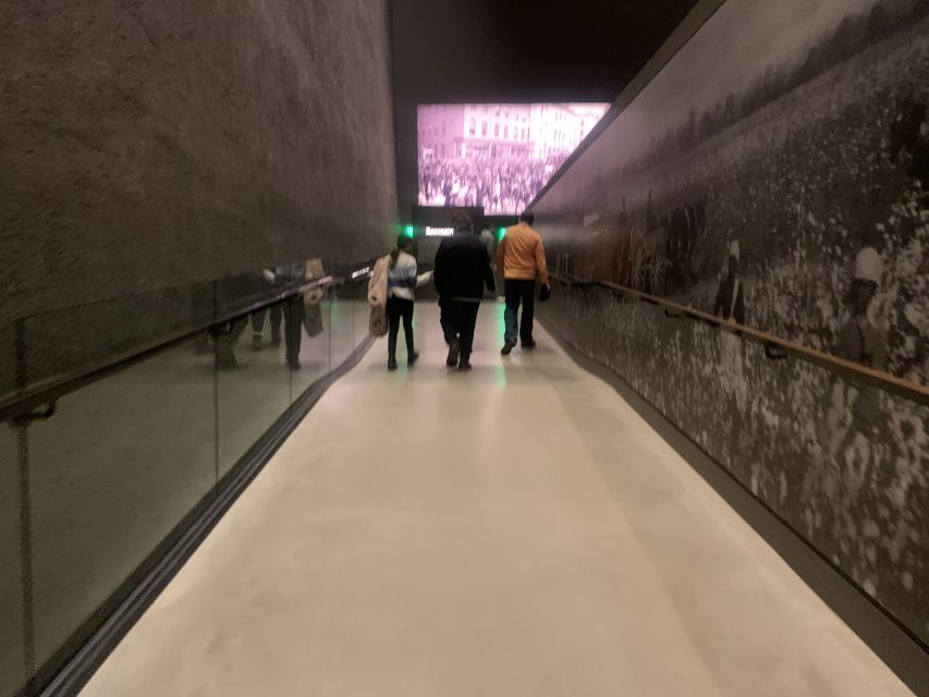 Washington DC: African American History Museum Private Tour - Guide style that keeps teens listening: from Nur Ali Gray to Michael