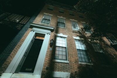 Washington, DC: Ghosts and Spirits Haunted Walking Tour - Meeting at the Treasury Building: where to start and how the walk feels