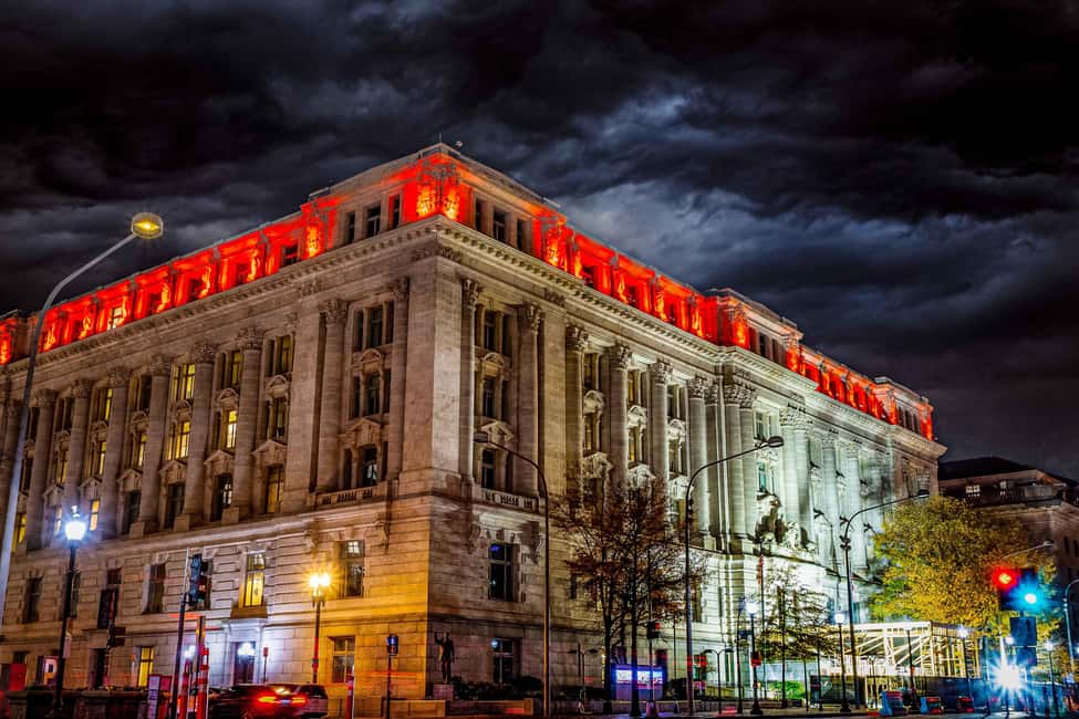 Washington, DC: Ghosts and Spirits Haunted Walking Tour - The White House stop: Lincoln’s ghost and how the story lands