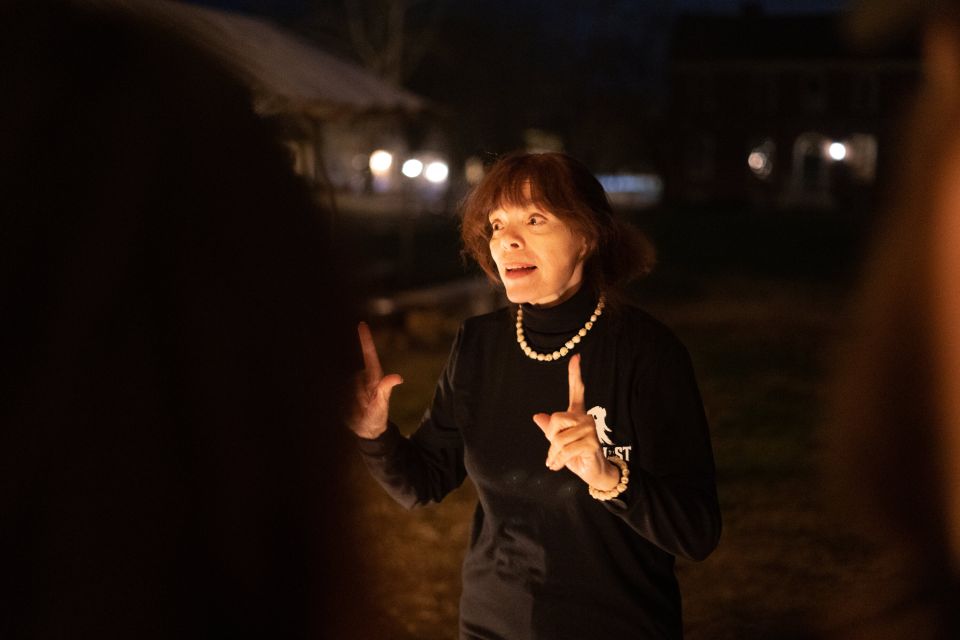 Washington DC: Ghosts Boos and Booze Haunted Pub Crawl - National Theatre’s Dark Chapter: Murder Stories and a Ghost-Camera Moment